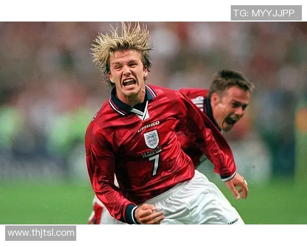 贝克汉姆：从足球传奇到全球时尚偶像的跨界之路